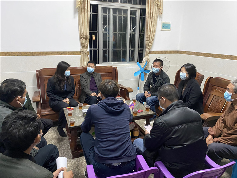 杨方宁一行.jpg